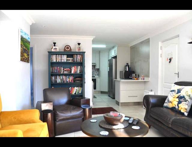 2 BEDROOM APARTMENT FOR SALE IN ISLAND VIEW